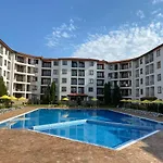 3 Family With Pool View דירה נסבר