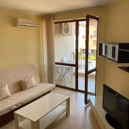 3 Family With Pool View * Nesebar