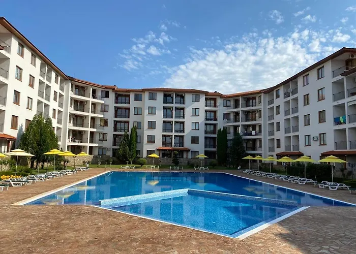 3 Family With Pool View Apartment Nesebar