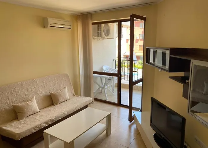 3 Family With Pool View * Nesebar